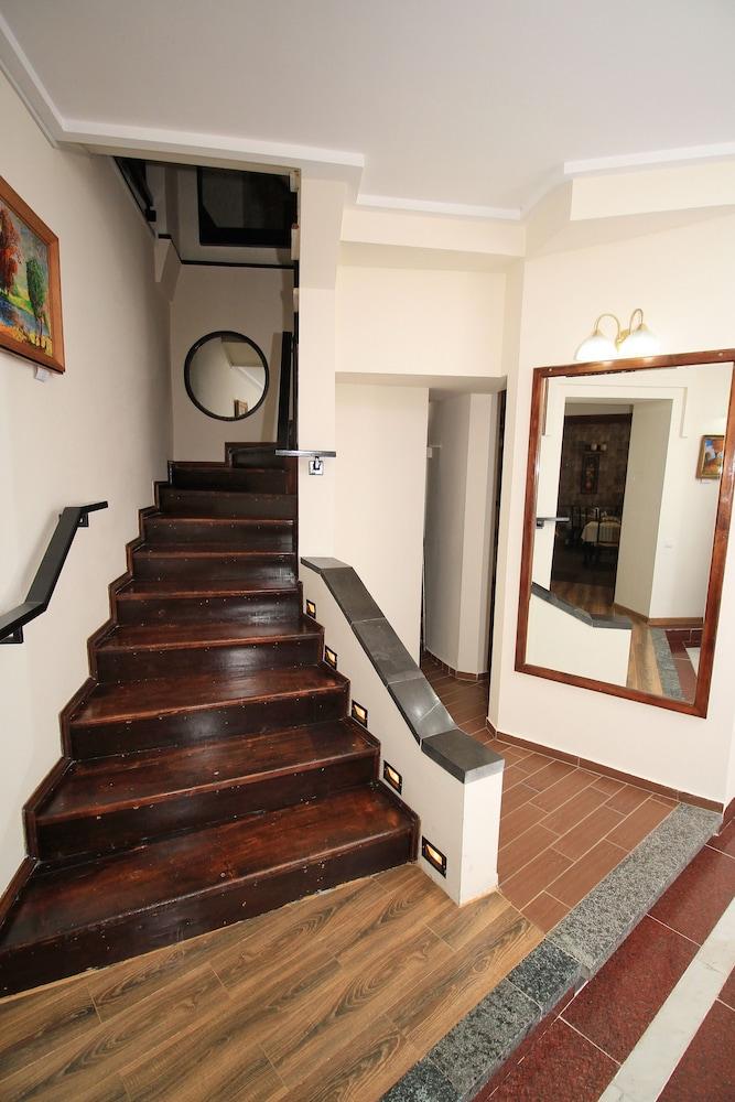 Tiflis House Hotel Екстериор снимка