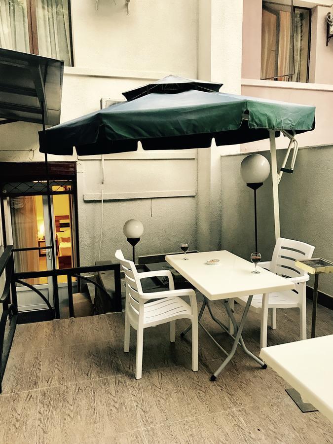 Tiflis House Hotel Екстериор снимка