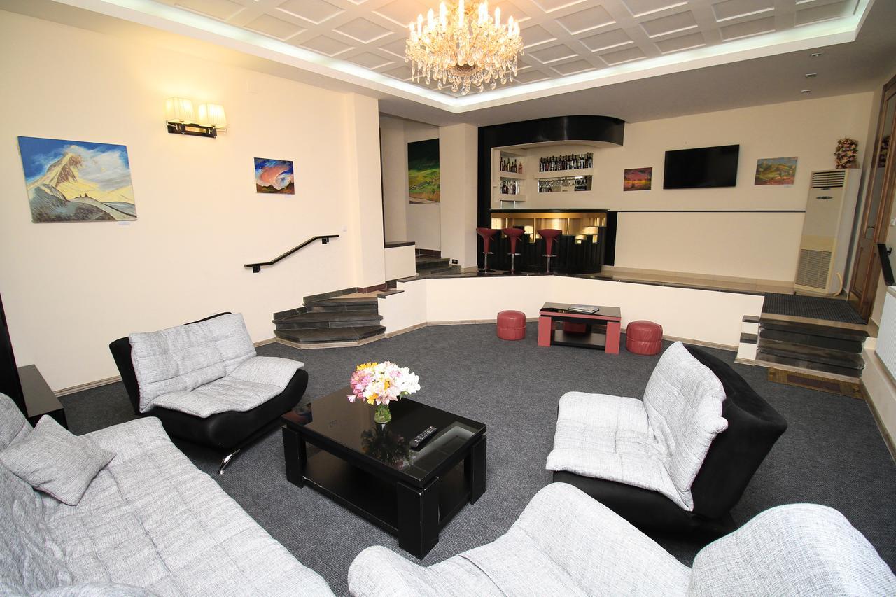 Tiflis House Hotel Екстериор снимка
