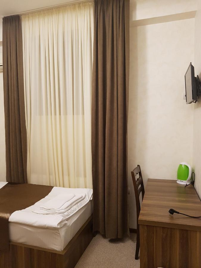 Tiflis House Hotel Стая снимка